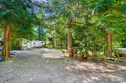 1135 Alder Ln, Sumas, WA 98295