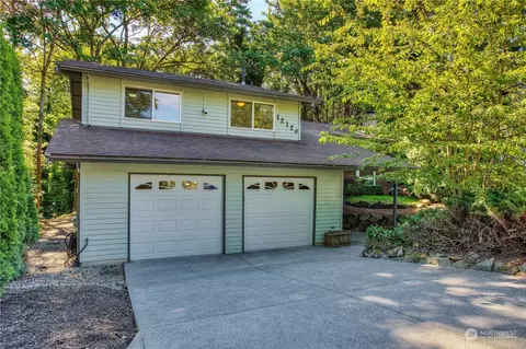 12124 SE 46th Pl, Bellevue, WA 98006