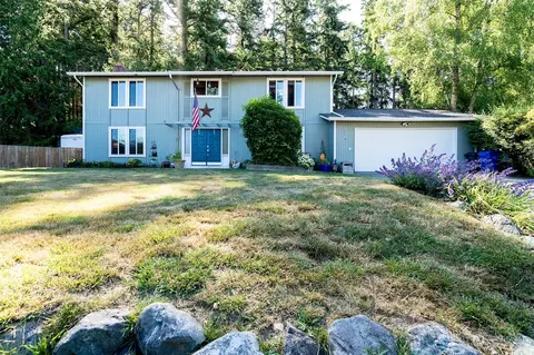 1370 NE Oleary St, Oak Harbor, WA 98277