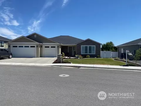 675 S Perry Ave, East Wenatchee, WA 98802