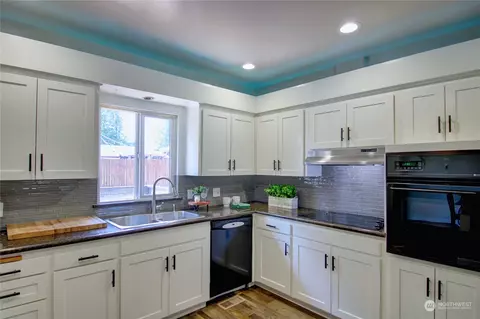 8110 E Glen Dr, Everett, WA 98203 photo 5