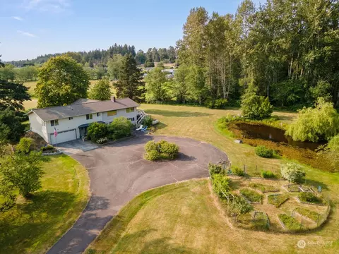 4374 Pipeline Rd, Blaine, WA 98230