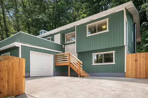 6529 25th Ave SW, Seattle, WA 98106