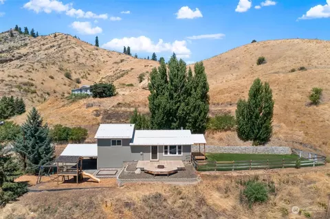 6768 Flowery Divide Rd, Cashmere, WA 98815