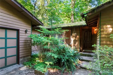 21411 18th St E, Lake Tapps, WA 98391