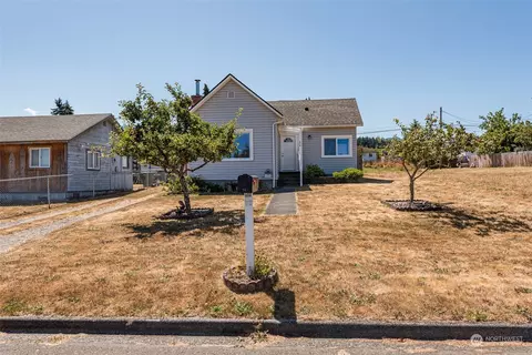 916 E 6th St, Port Angeles, WA 98362