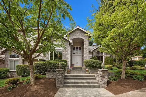 6583 156th Ave SE, Bellevue, WA 98006
