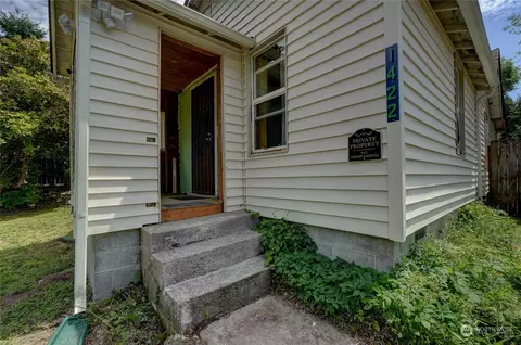 1422 SE Cedar Rd, Port Orchard, WA 98367