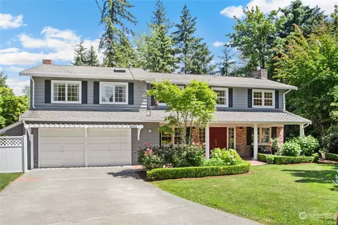 8265 NE 26th St, Medina, WA 98039