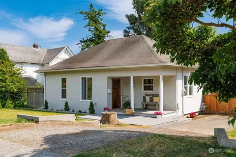 1419 E St, Lynden, WA 98264