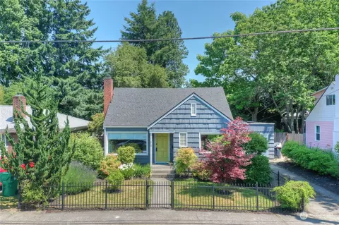 416 Fir St NE, Olympia, WA 98506