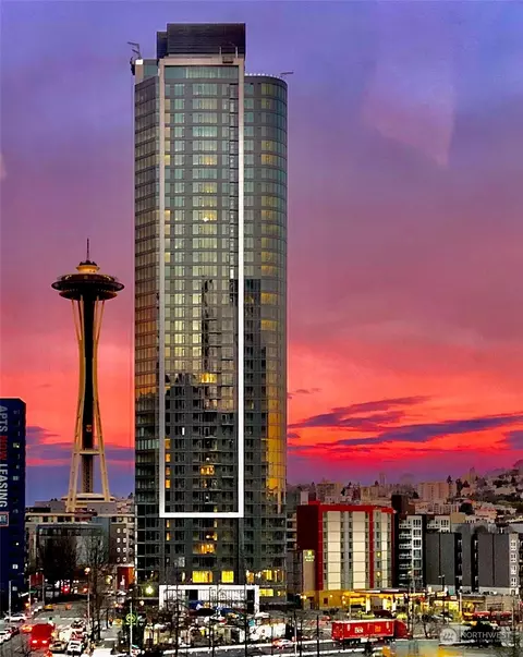 2510 6th Ave #2702, Seattle, WA 98121
