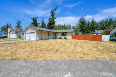 420 NW 7th Ave, Oak Harbor, WA 98277