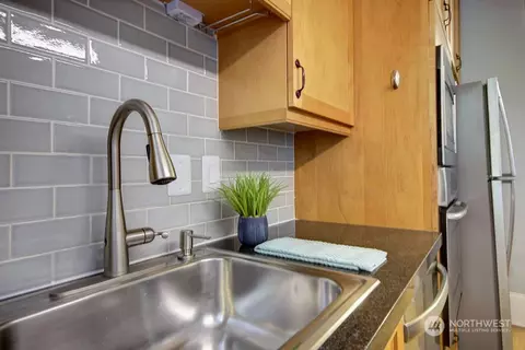 626 13th Ave E #E, Seattle, WA 98102 photo 13