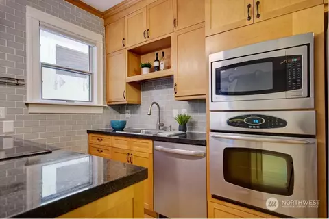 626 13th Ave E #E, Seattle, WA 98102 photo 12