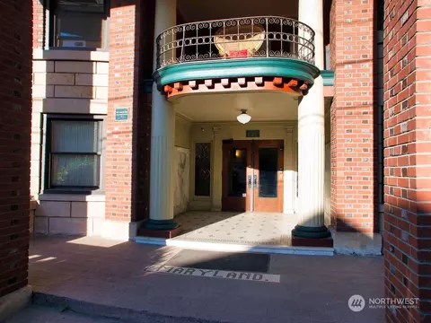626 13th Ave E #E, Seattle, WA 98102 photo 2