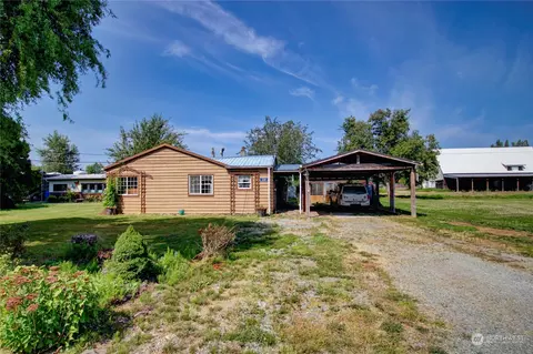2119 Gunn Rd, Mount Vernon, WA 98273