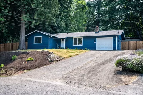 26241 Edgewater Pl NW, Poulsbo, WA 98370