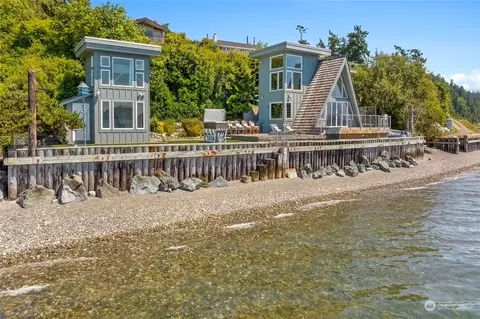677 Finch Way, Camano Island, WA 98282