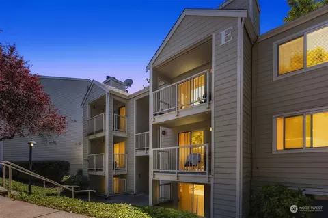 975 Aberdeen Ave NE #E408, Renton, WA 98056