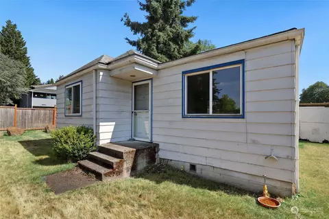 2617 S 240th St, Des Moines, WA 98198