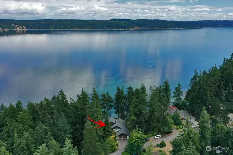 1292 Dines Point Rd, Greenbank, WA 98253