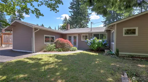 21927 SE 288th St, Black Diamond, WA 98010