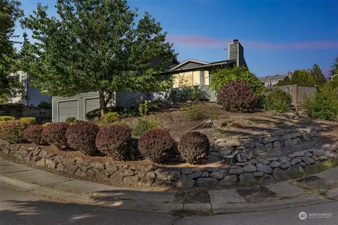21327 10th Pl W, Lynnwood, WA 98036