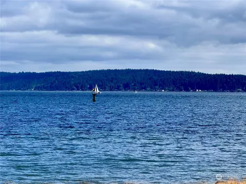 1179 Beach Dr E, Port Orchard, WA 98366