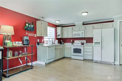 618 190th St E, Spanaway, WA 98387 photo 8