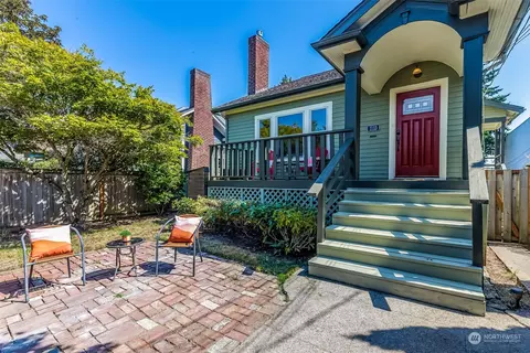 1113 N 77th St, Seattle, WA 98103