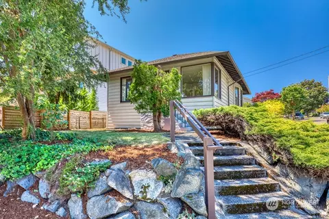 5057 38th Ave NE, Seattle, WA 98105