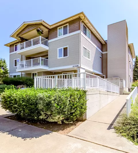 11326 3rd Ave NE #104, Seattle, WA 98125
