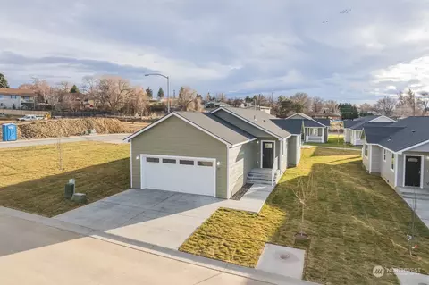 123 E 9th Ave #52, Moses Lake, WA 98837