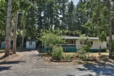 5833 Alpha Ln, Freeland, WA 98249