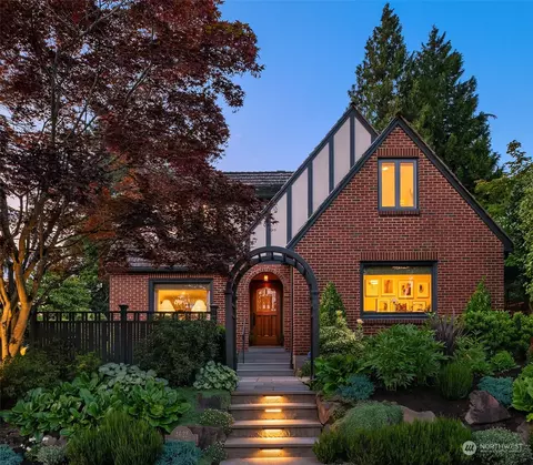 4622 NE 40th St, Seattle, WA 98105