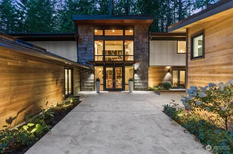 12741 NE 39th St, Bellevue, WA 98005