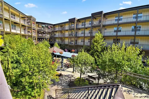 7104 265th St NW #207, Stanwood, WA 98292
