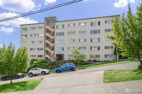 919 2nd Ave W #404, Seattle, WA 98119