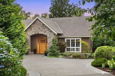 696 Melody Ln, Edmonds, WA 98020