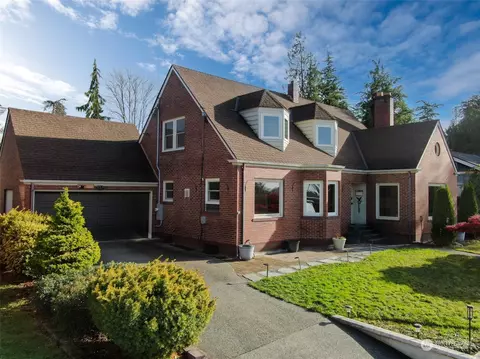 1110 S 9th St, Mount Vernon, WA 98274