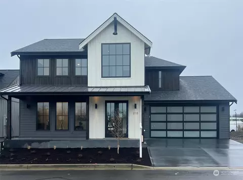 210 Riverwalk Dr, Lynden, WA 98264