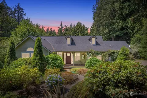 17137 S Angeline Ave NE, Suquamish, WA 98392