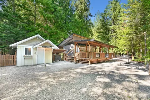 2096 Dogwood Dr, Sumas, WA 98295