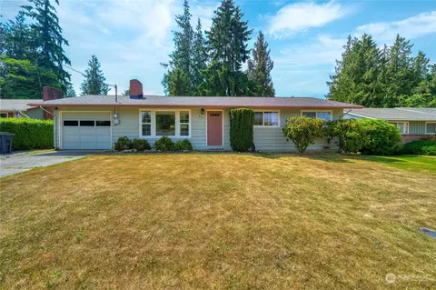 611 Mountain View Dr, Mount Vernon, WA 98273