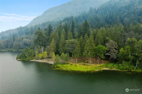 9267 Upper Frost Creek Rd, Maple Falls, WA 98266