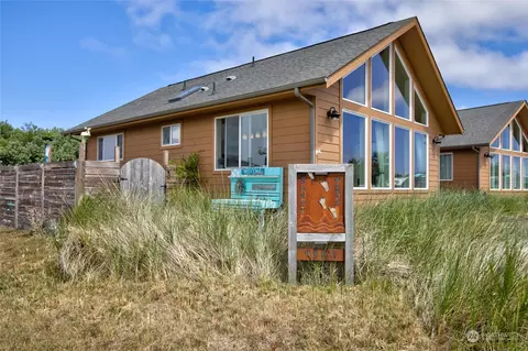 958 Wawona Ave #A, Ocean Shores, WA 98569