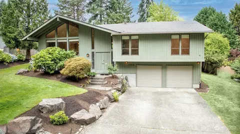 1049 185th Ave NE, Bellevue, WA 98008