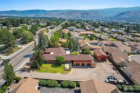 1490 Eastmont Ave, East Wenatchee, WA 98802