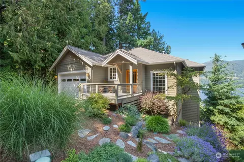 18 N Point Dr, Bellingham, WA 98229
